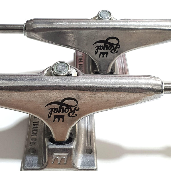 Skateboard - Royal 8.0" Trucks Singapore Skate Shop Skatan